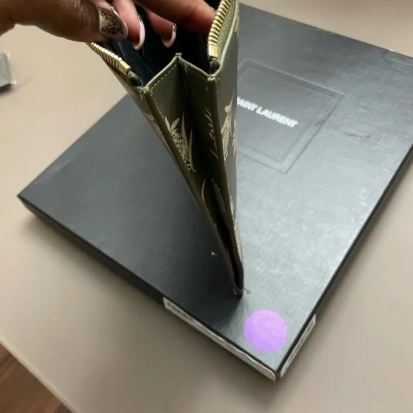 YSL pineapple pouch - Picture 4 of 6